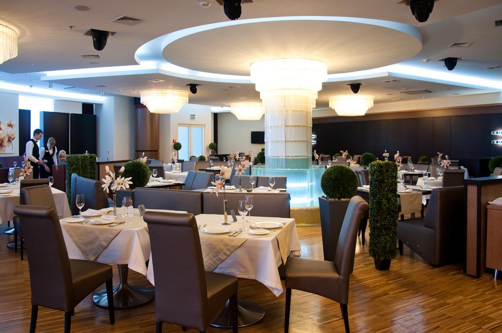 Victoria Hotel Center Donețk Restaurant foto